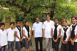 Choir-at-St-Marys-Suriyani-Pally,-Palluruthy,-Kochi